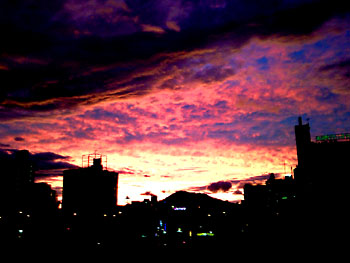 虹も架かっていた夕焼け空。 20080918-1.jpg