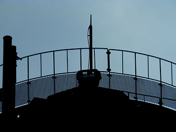 避雷針を見上げつつ。 20120123-1.jpg